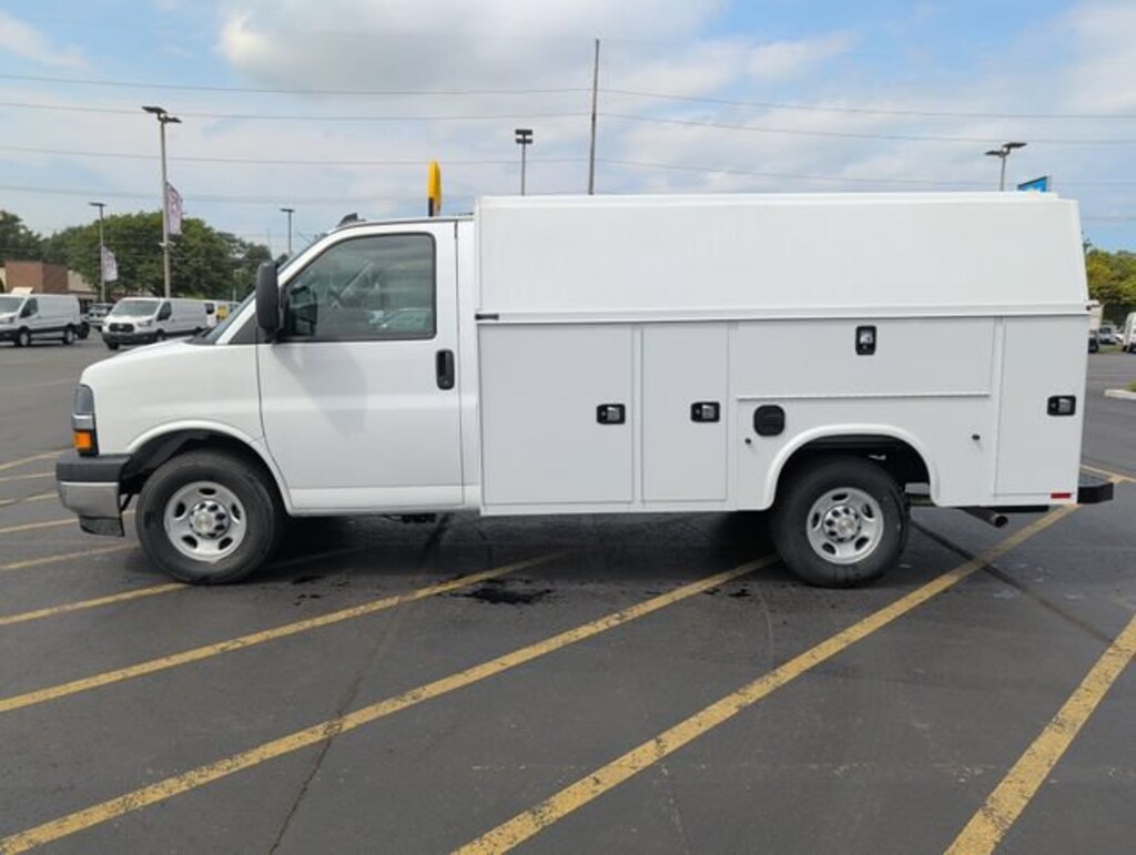 New 2026 Chevrolet Express Cutaway 3500 1WT Cutaway Van