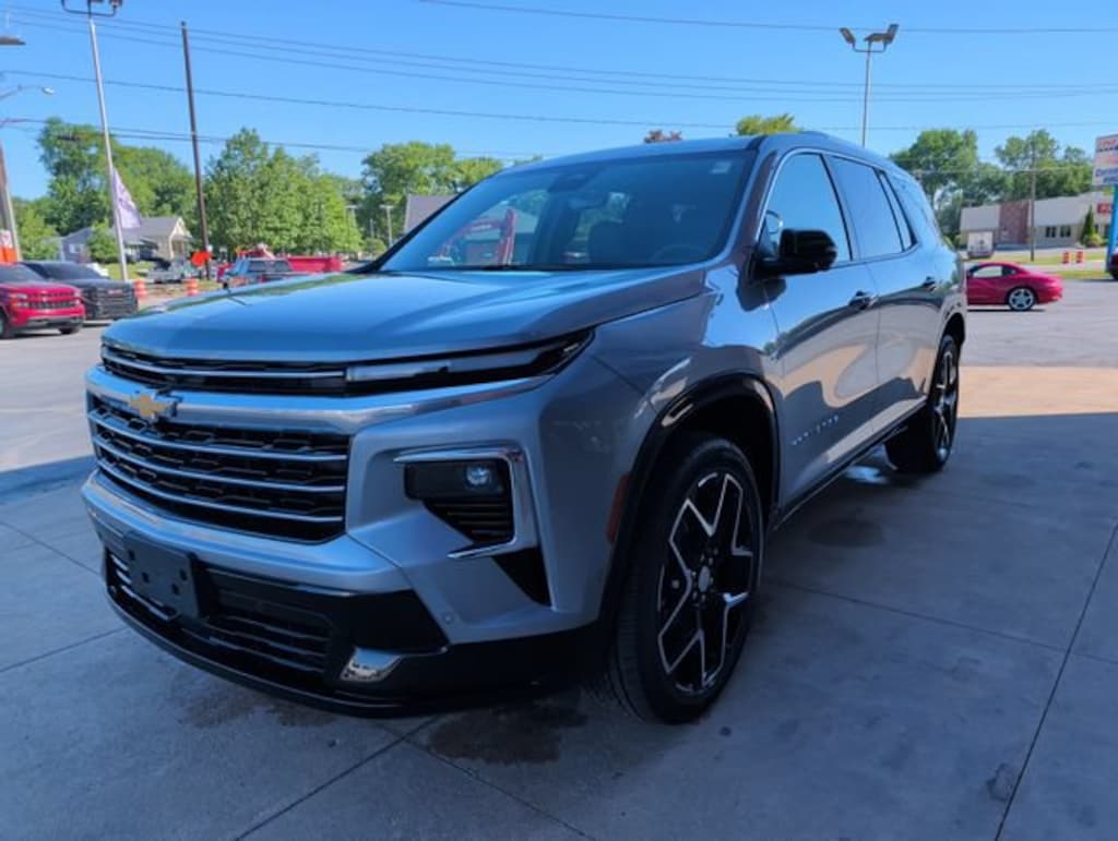 Used 2025 Chevrolet Traverse High Country SUV