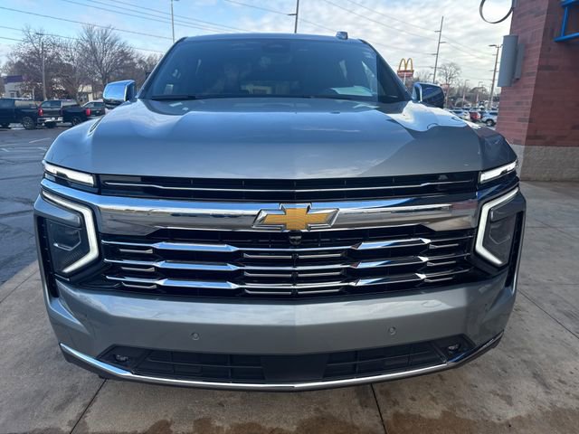 2025 Chevrolet Suburban Premier photo 3