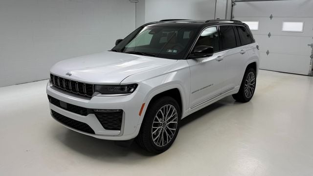 Bright White Clearcoat 2026 Jeep Grand Cherokee SUV / Crossover Four-Wheel Drive 8-Speed Automatic