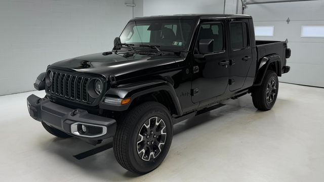 2026 Jeep Gladiator Sahara Pickup
