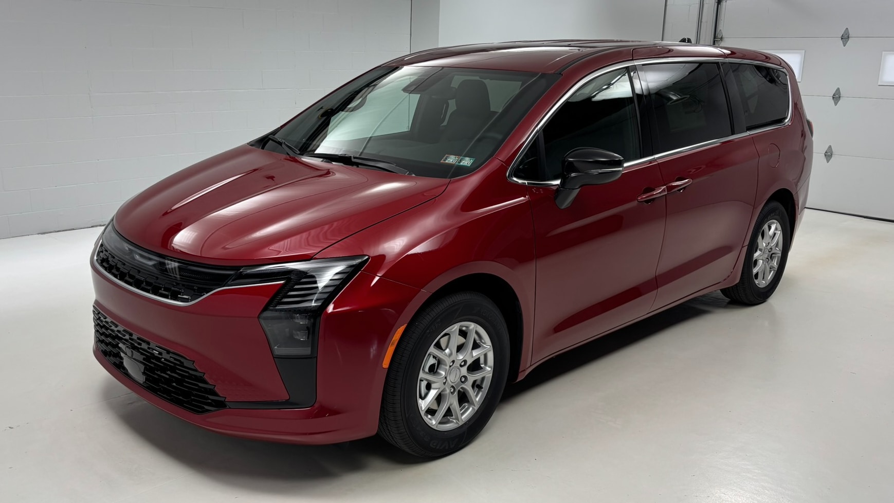 2027 Chrysler Pacifica Select's photo