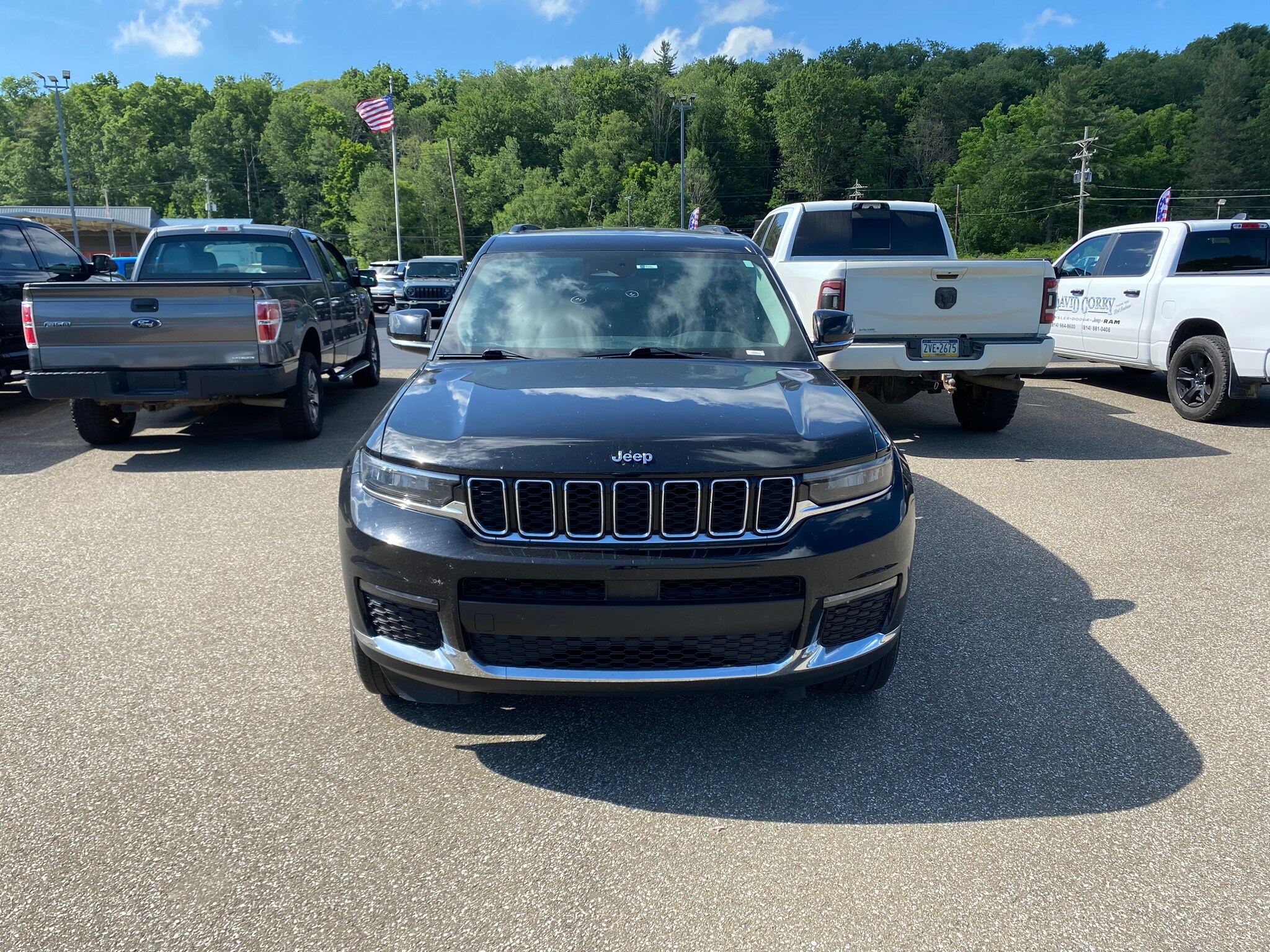 2021 Jeep Grand Cherokee L photo 2