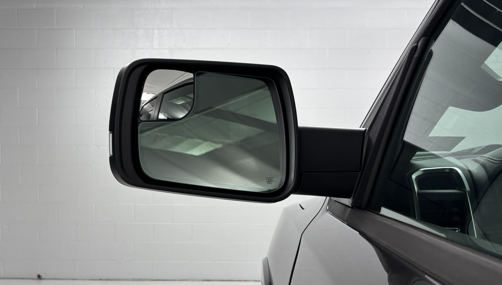 2026 RAM 1500 Laramie - Photo 17
