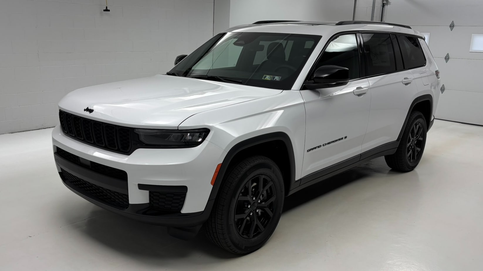 2025 Jeep Grand Cherokee L Altitude's photo