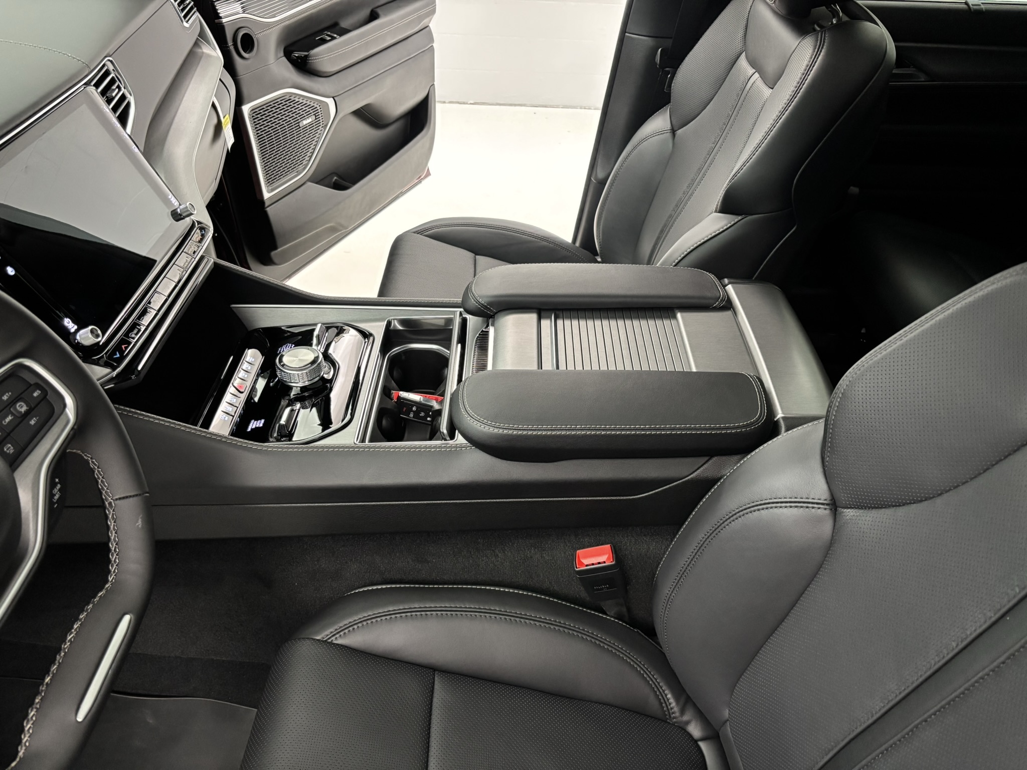 2026 Jeep Grand Wagoneer L Limited Reserve - Photo 36