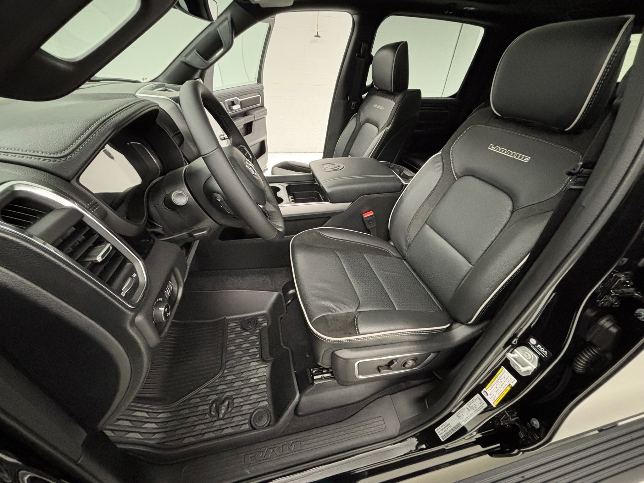 2026 RAM 1500 Laramie - Photo 29