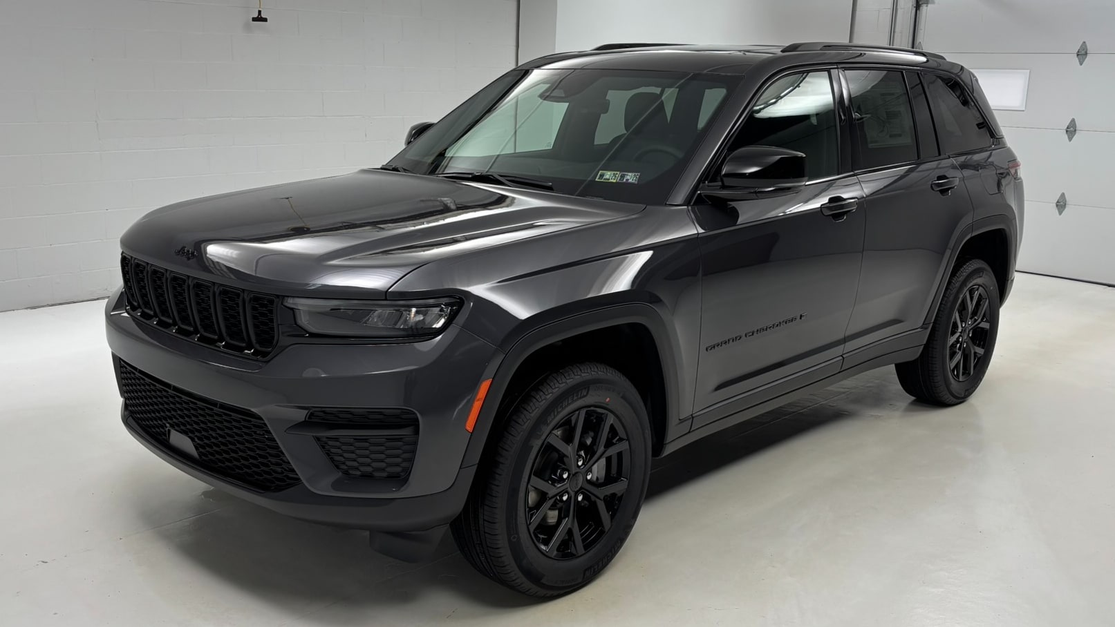 2025 Jeep Grand Cherokee Altitude's photo