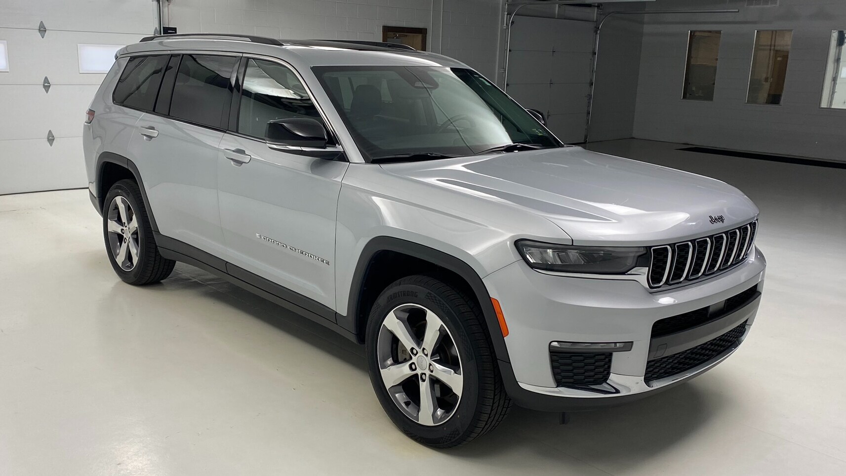 2021 Jeep Grand Cherokee Limited photo 3