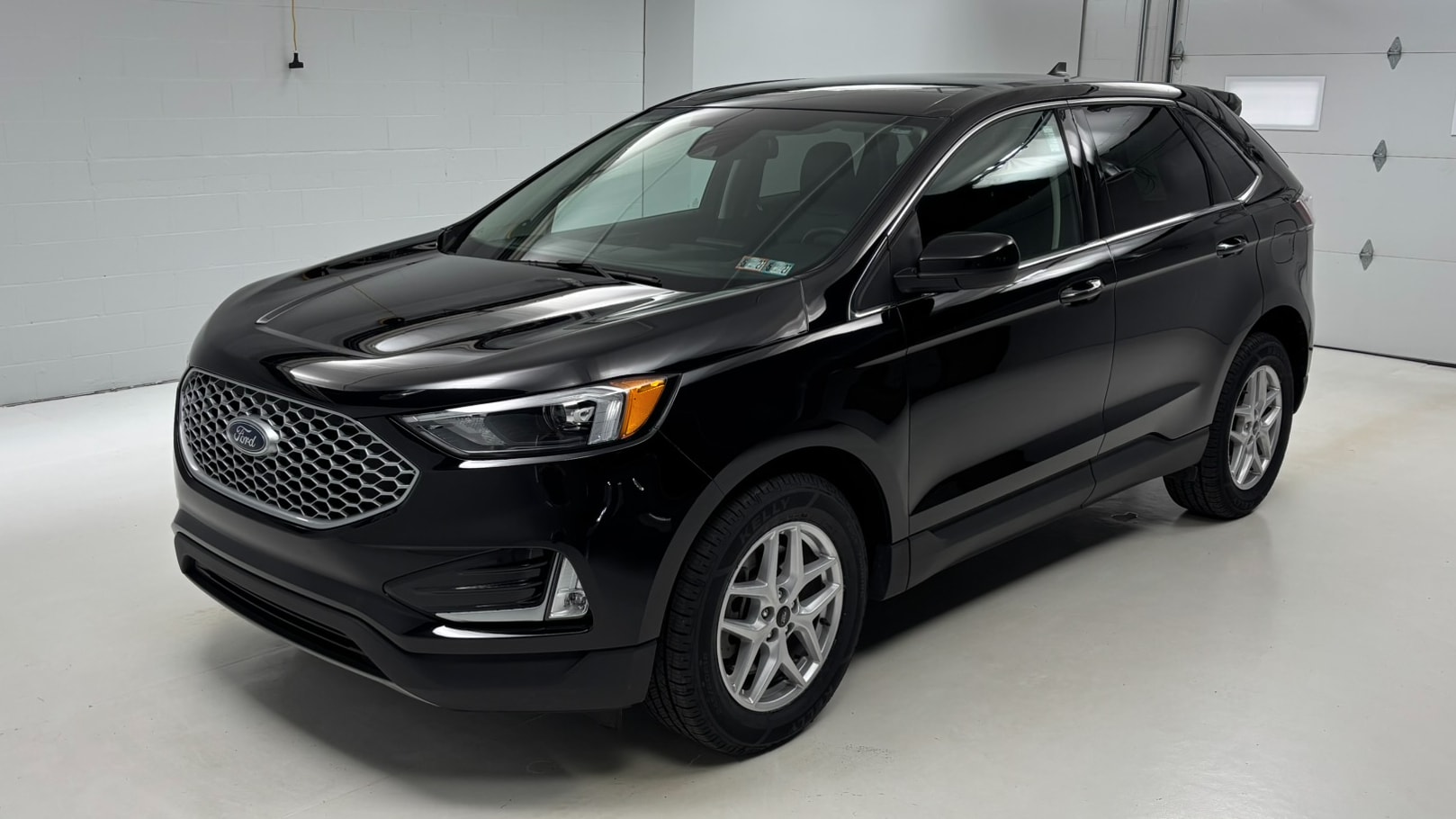 2024 Ford Edge SEL AWD's photo