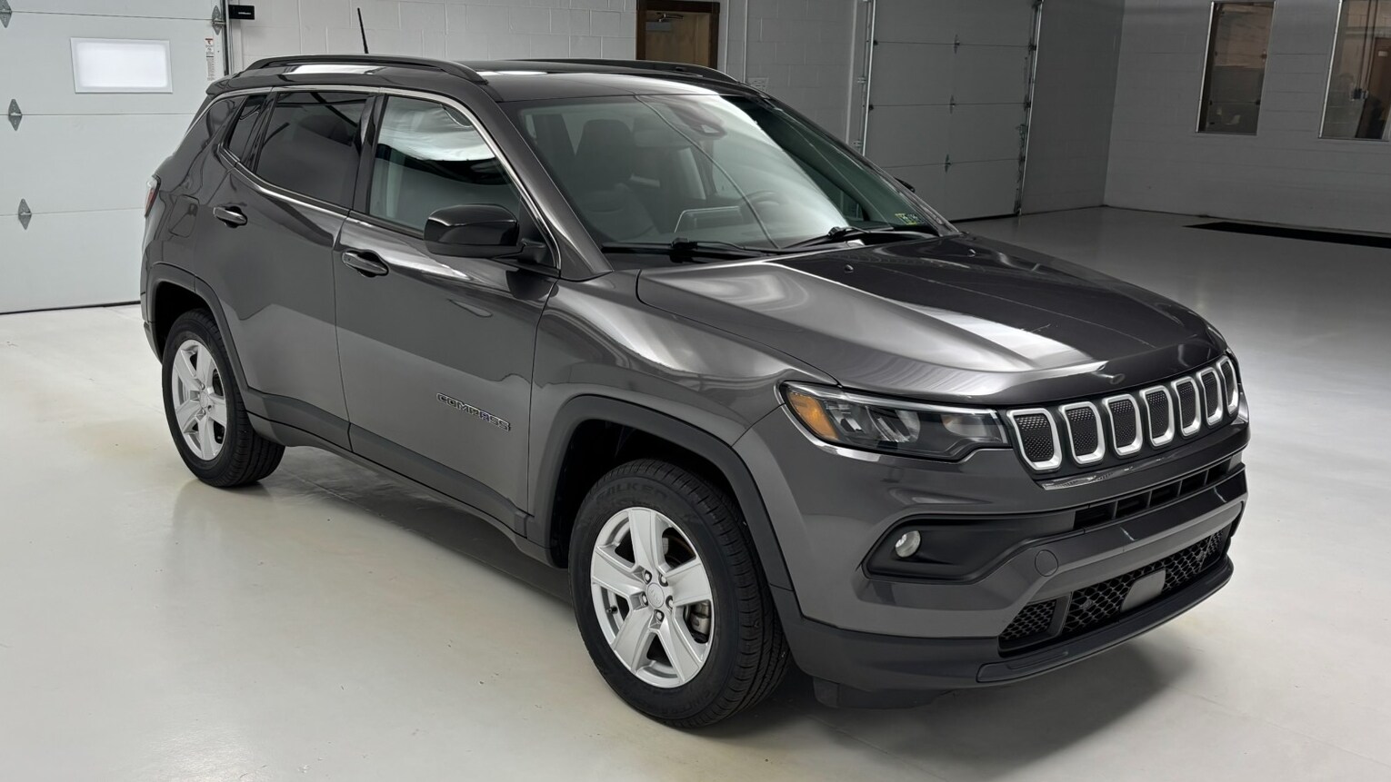 2022 Jeep Compass Latitude photo 3