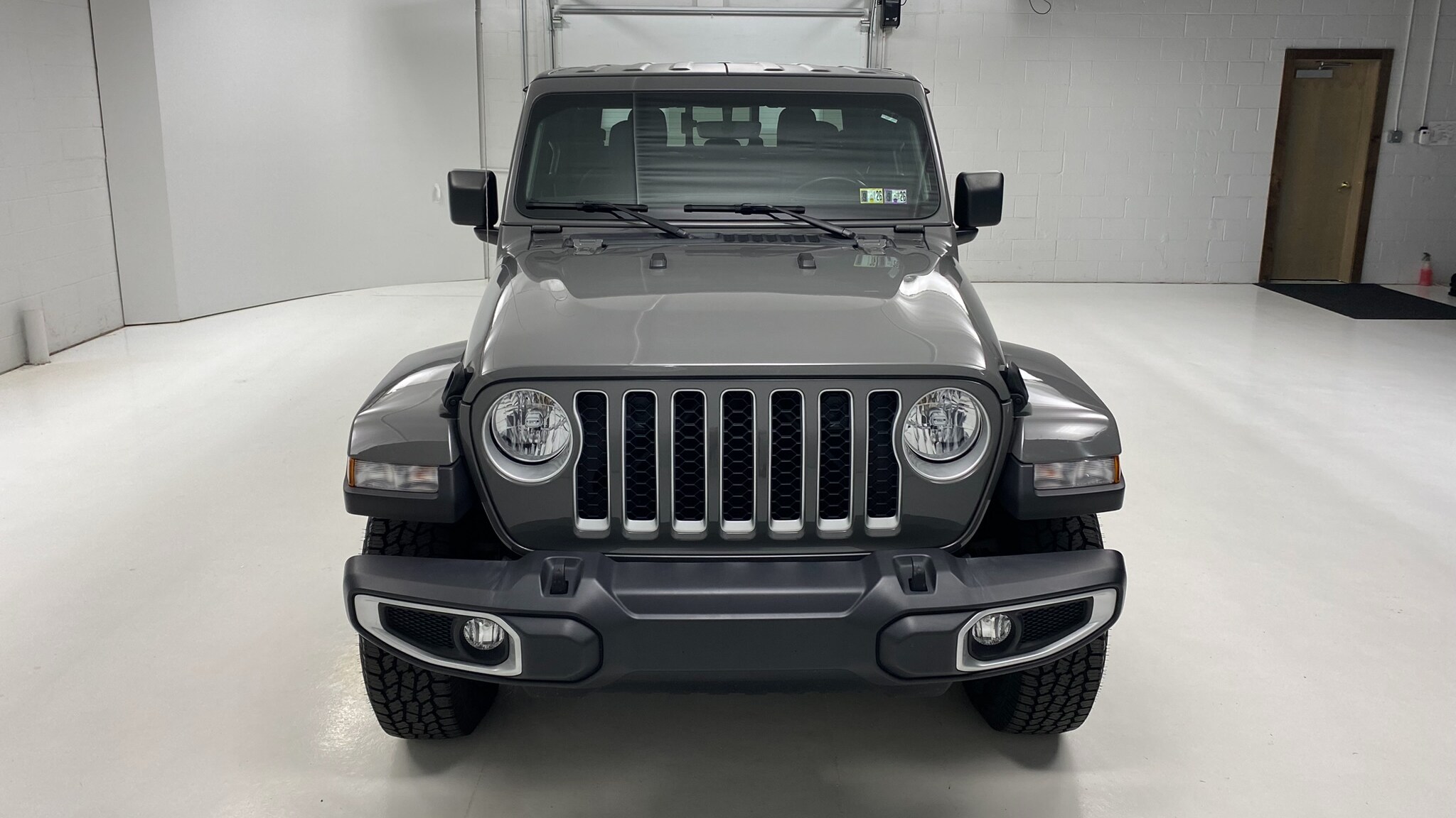 2021 Jeep Gladiator Overland photo 2