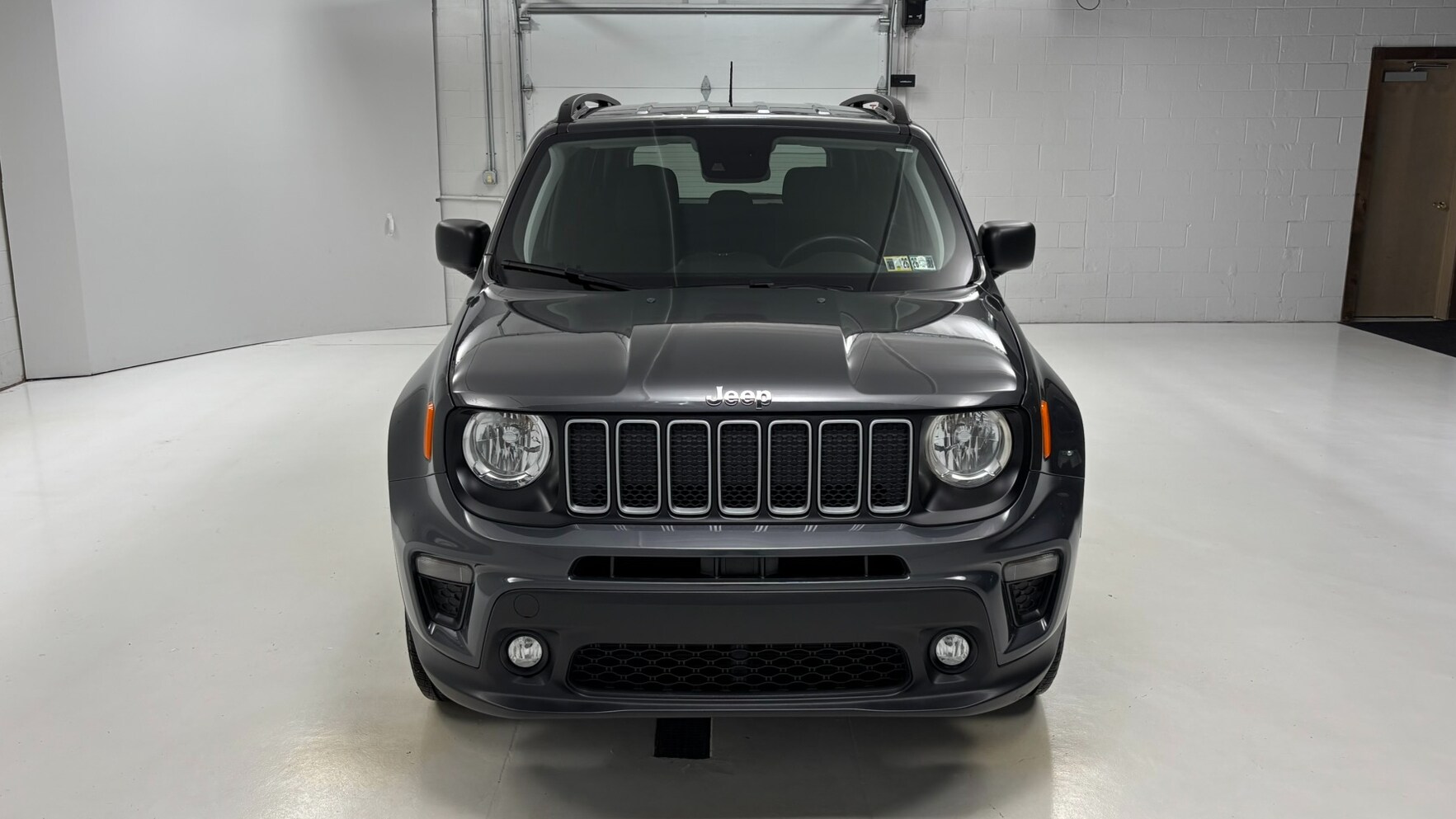 2022 Jeep Renegade Latitude photo 2