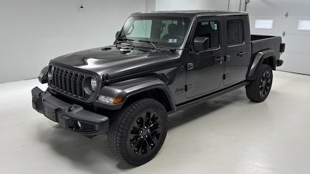 2025 Jeep Gladiator Nighthawk Nighthawk 4x4 *Ltd Avail*