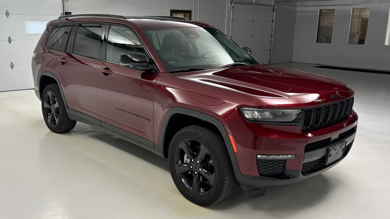 2023 Jeep Grand Cherokee Limited photo 3