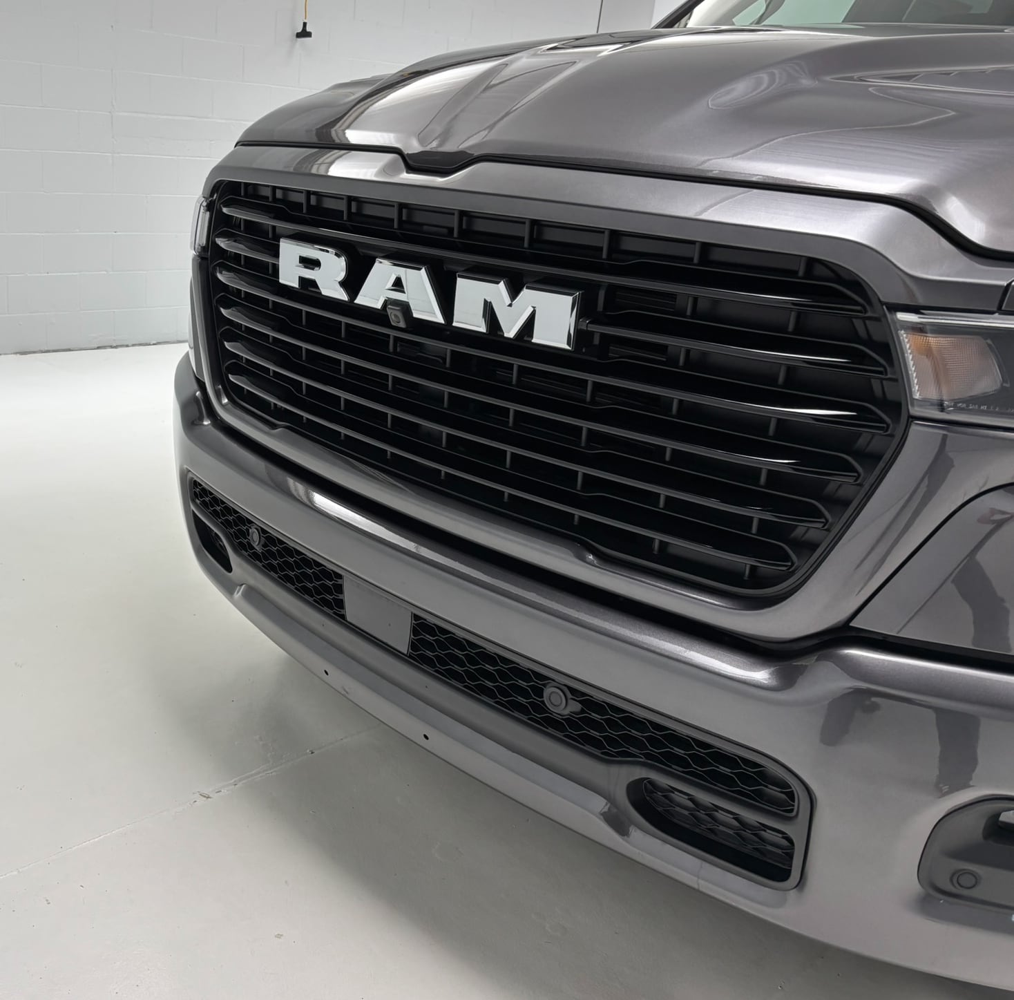 2026 RAM 1500 Laramie - Photo 9
