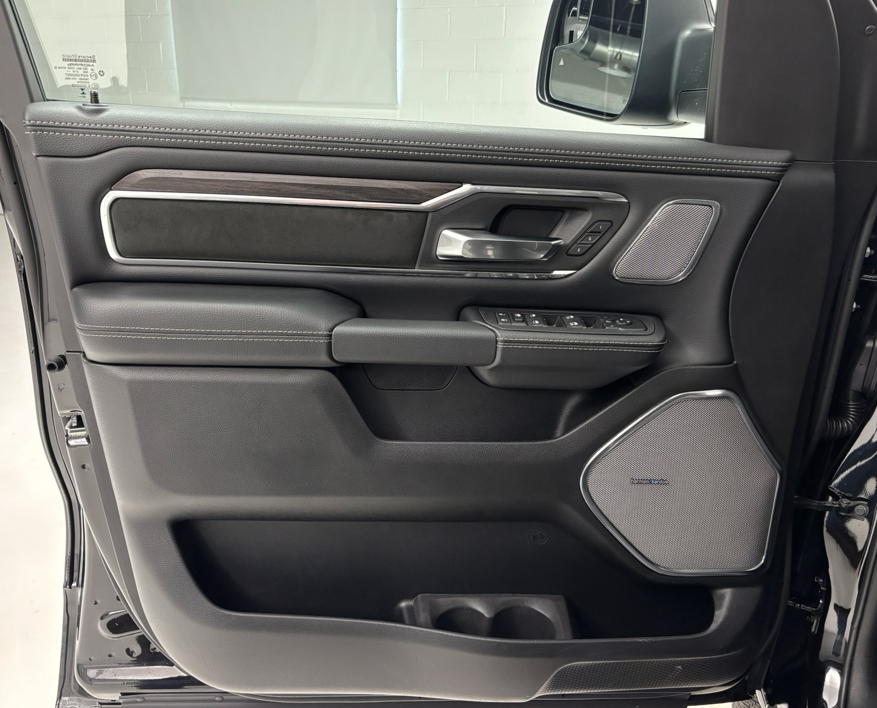 2026 RAM 1500 Laramie - Photo 50