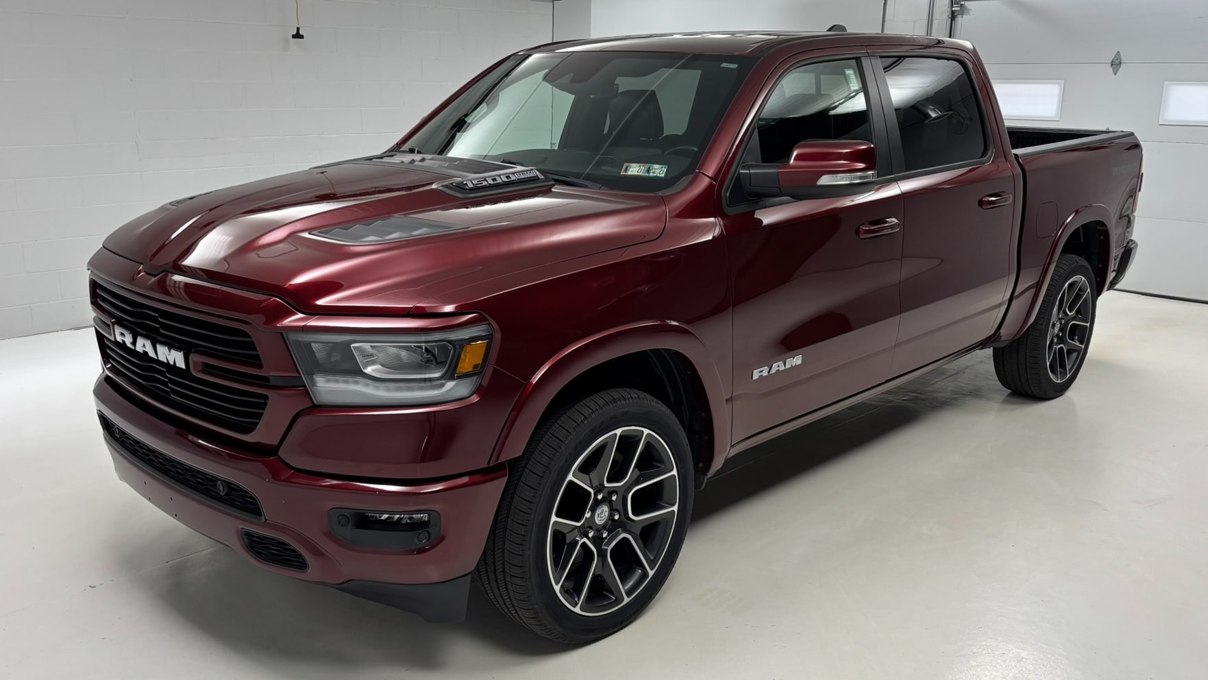 2021 RAM 1500 Laramie 4x4 Crew Cab 5'7's photo