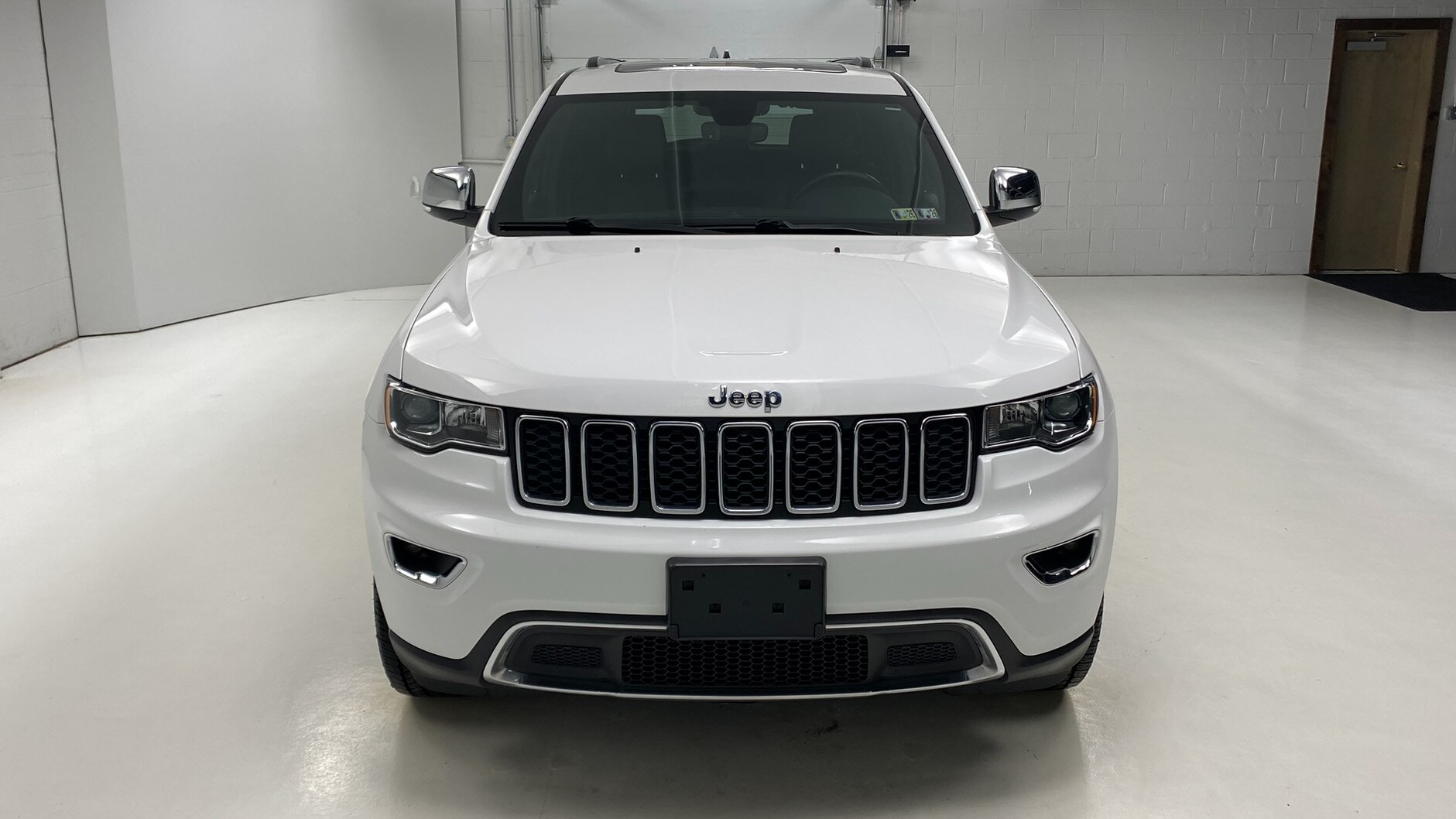 2022 Jeep Grand Cherokee Limited photo 2
