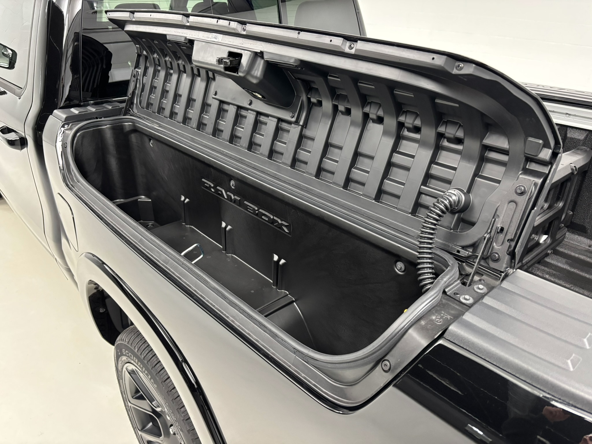 2026 RAM 1500 Laramie - Photo 23