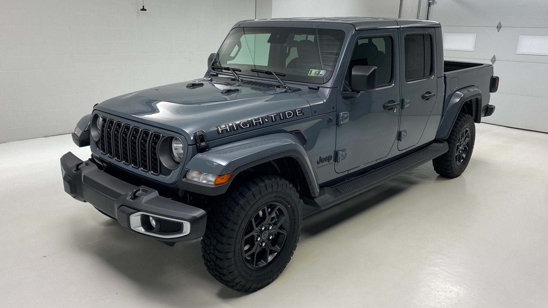 2025 Jeep Gladiator HIGH TIDE 4X4
