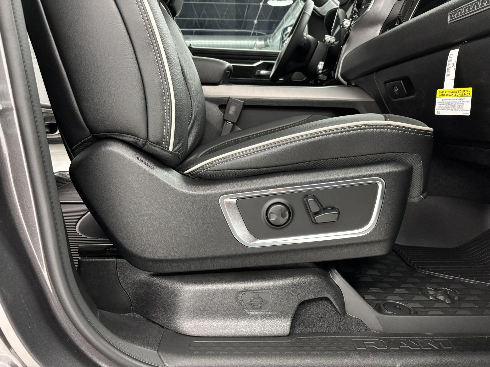 2026 RAM 1500 Laramie - Photo 49