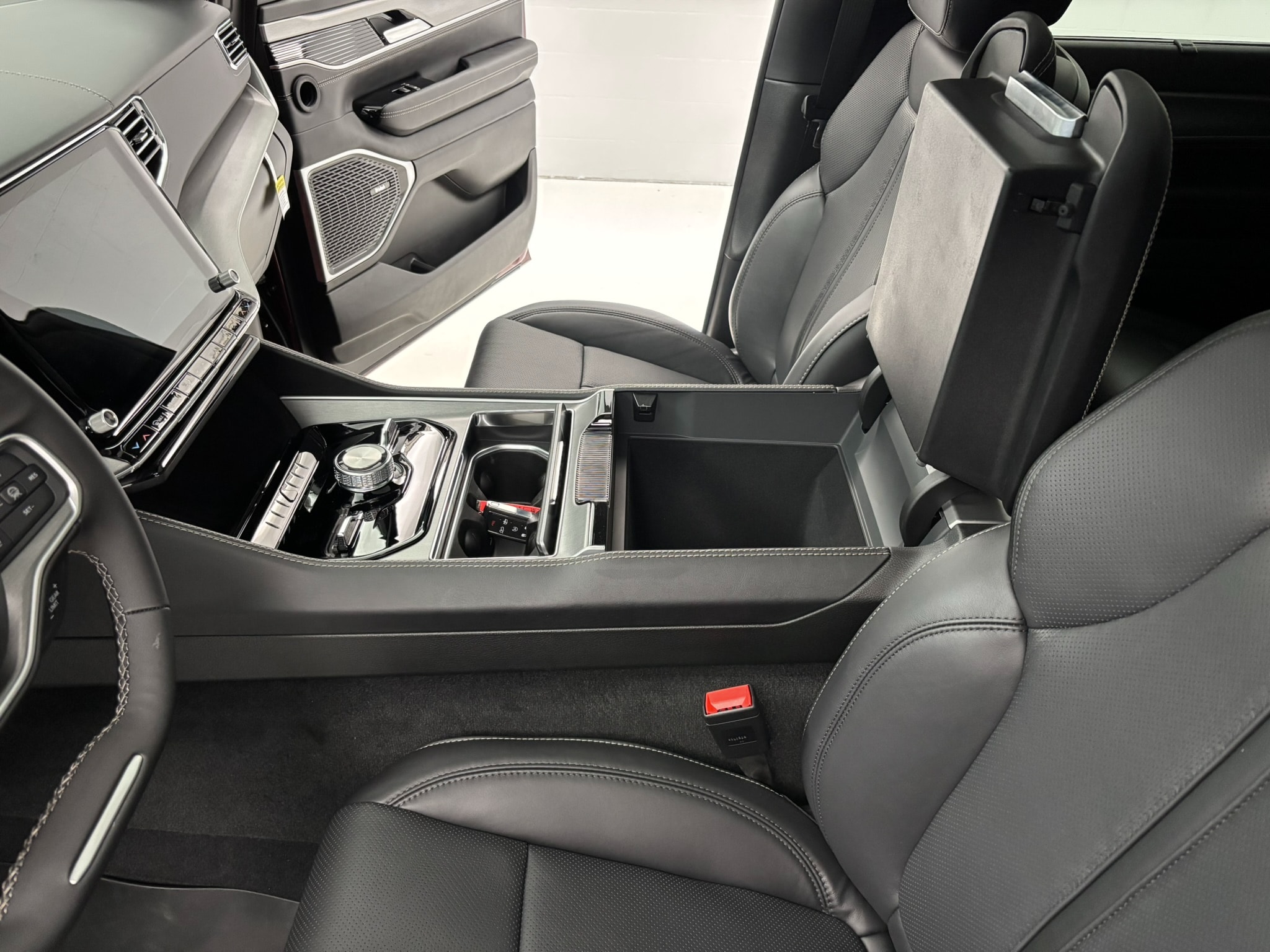 2026 Jeep Grand Wagoneer L Limited Reserve - Photo 38
