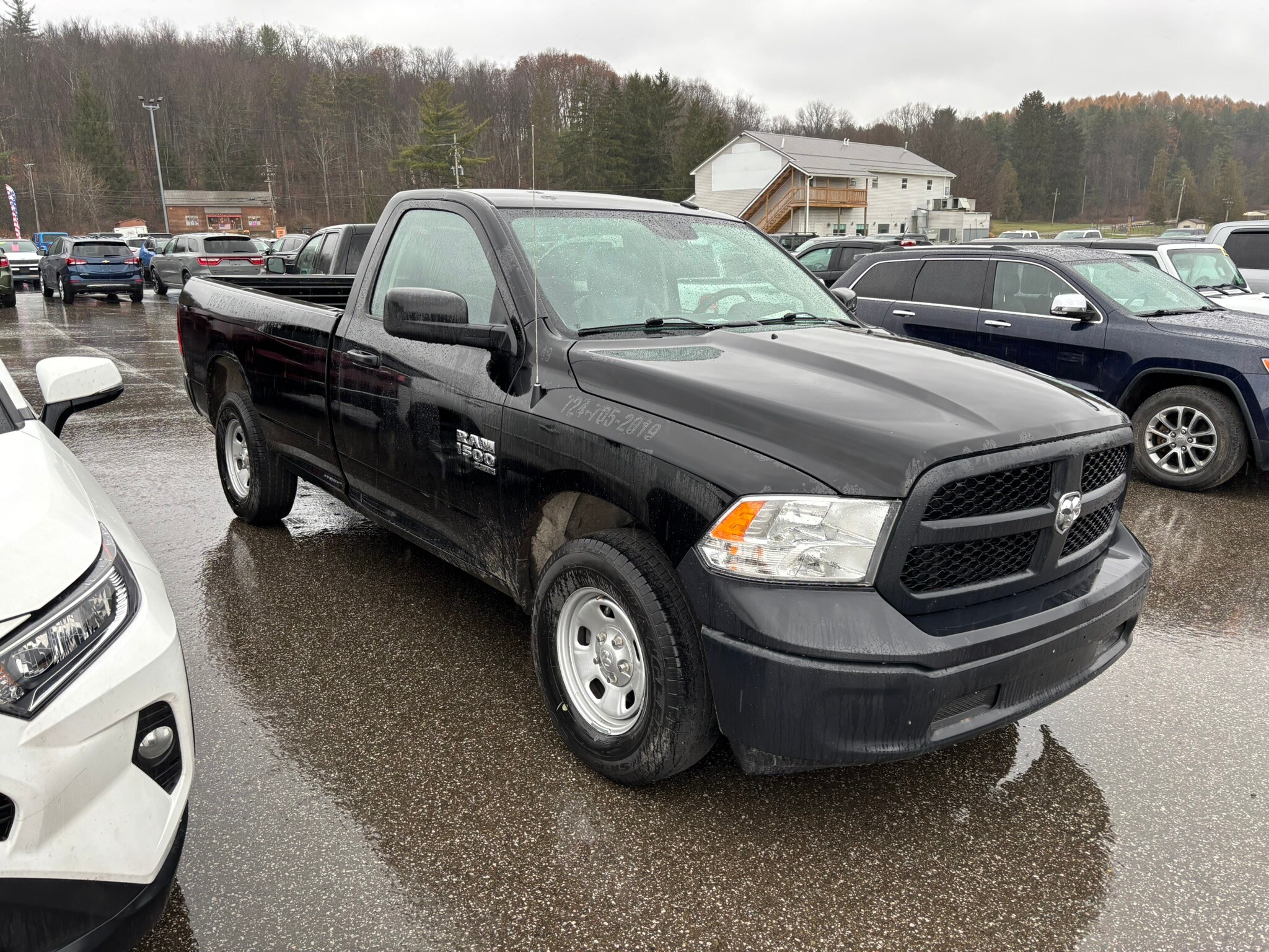 2023 Ram 1500 Classic Tradesman photo 3