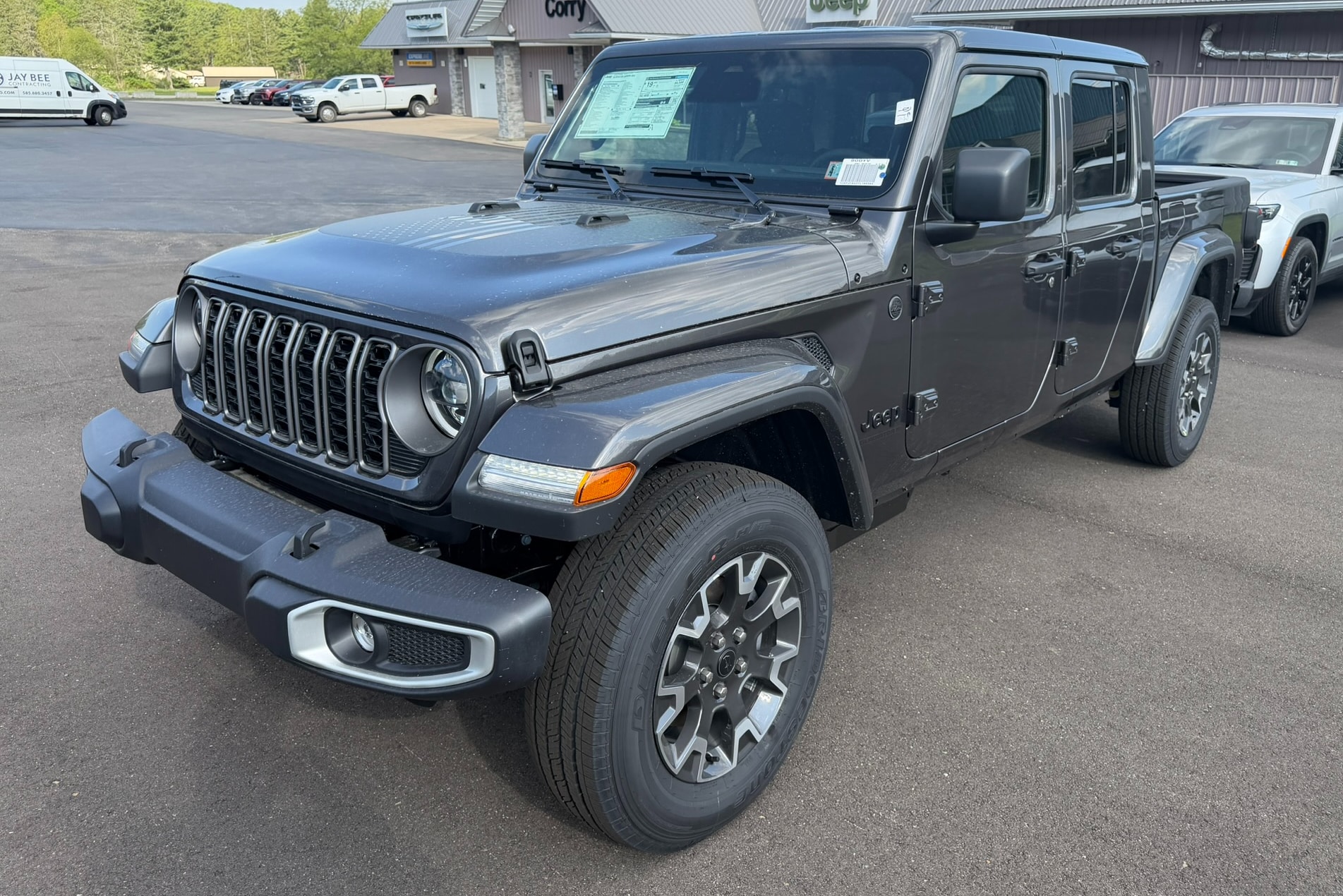 2026 Jeep Gladiator Sahara Auto's photo
