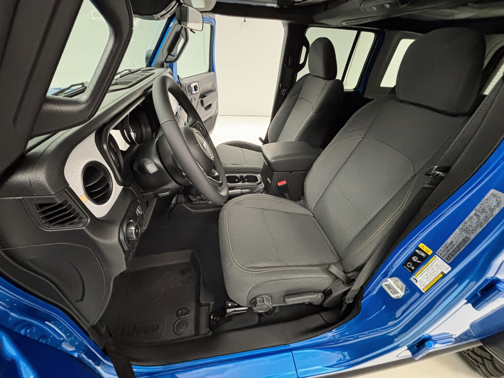 2026 Jeep Wrangler 4-Door Willys - Photo 19