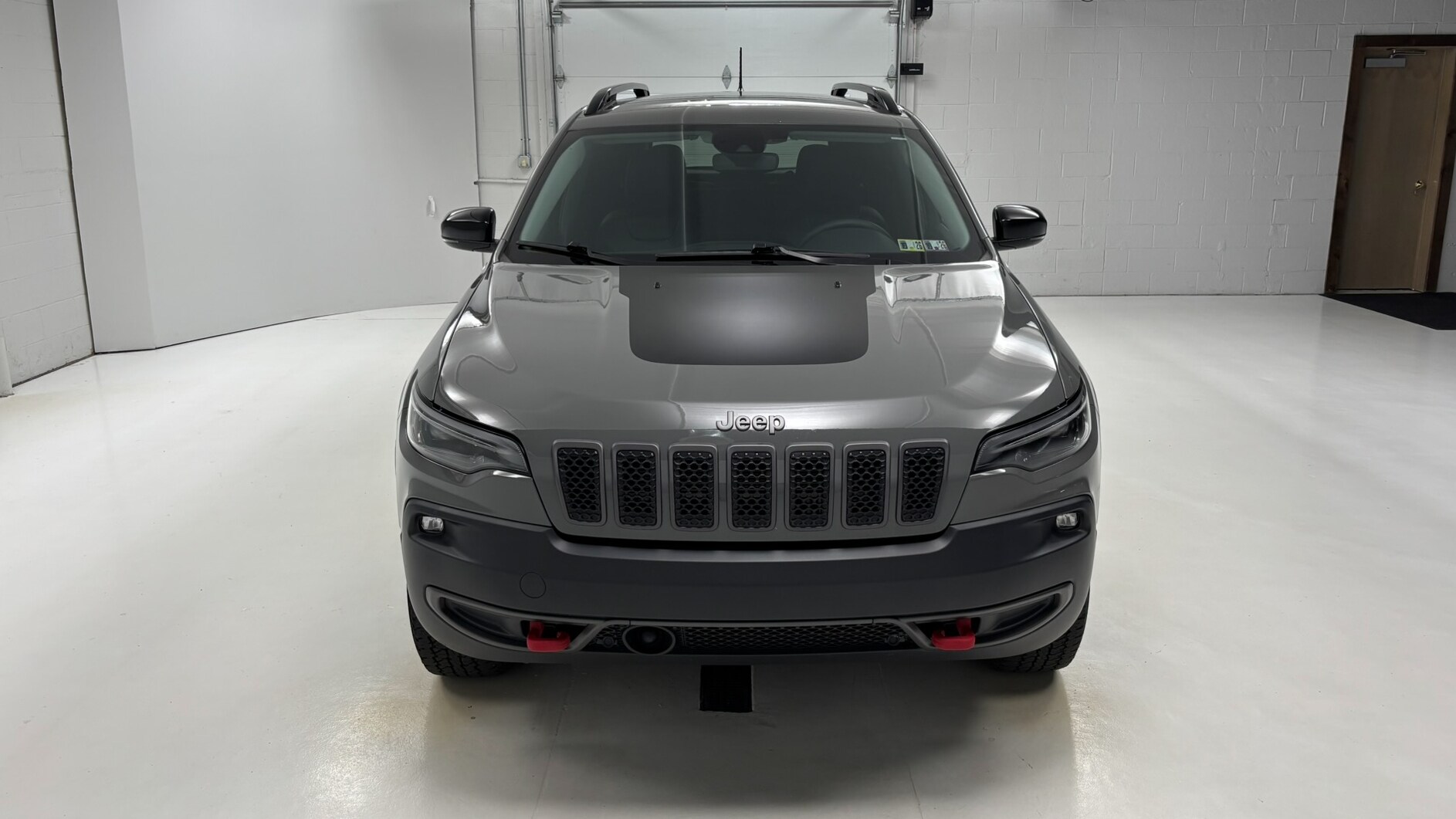 2022 Jeep Cherokee Trailhawk photo 2