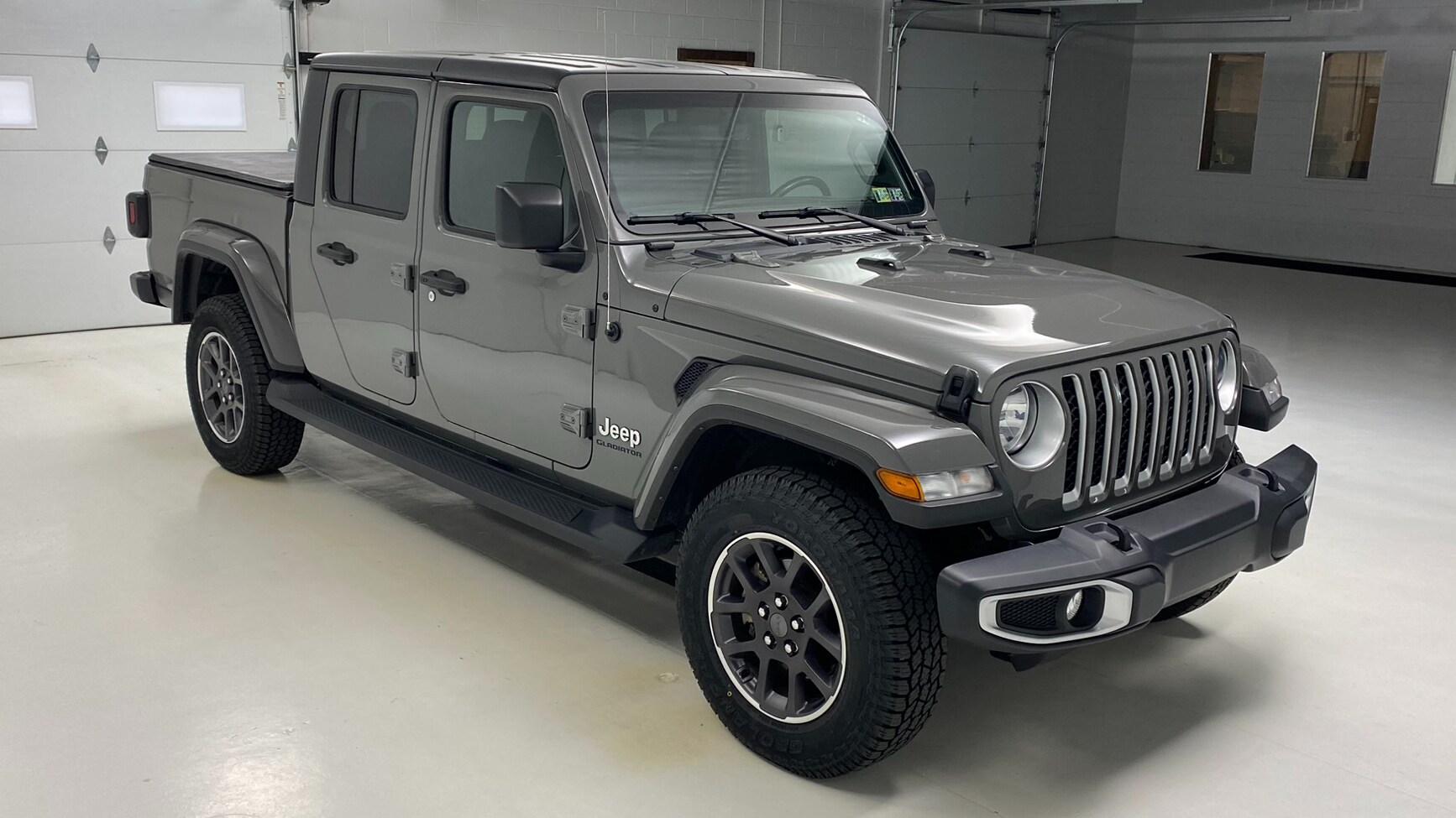 2021 Jeep Gladiator Overland photo 3