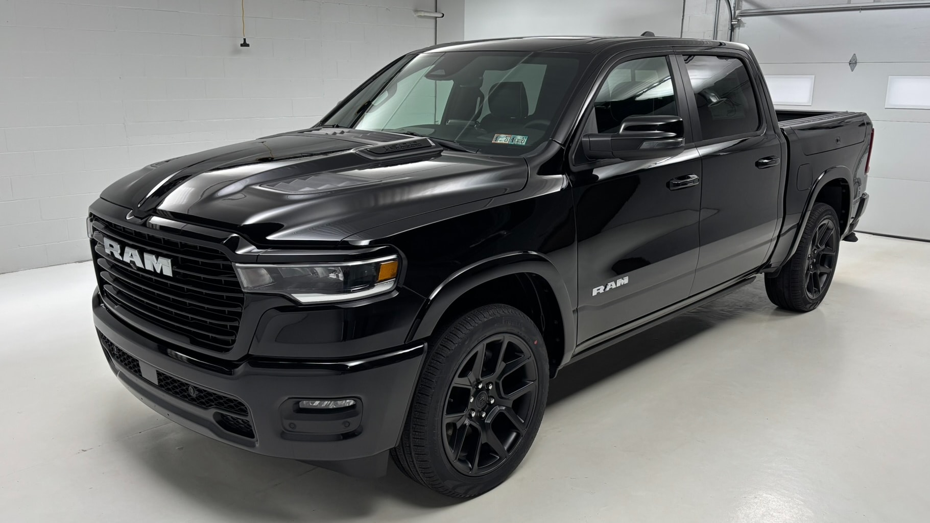 2026 RAM 1500 Laramie 4x4 Crew Cab 5'7's photo