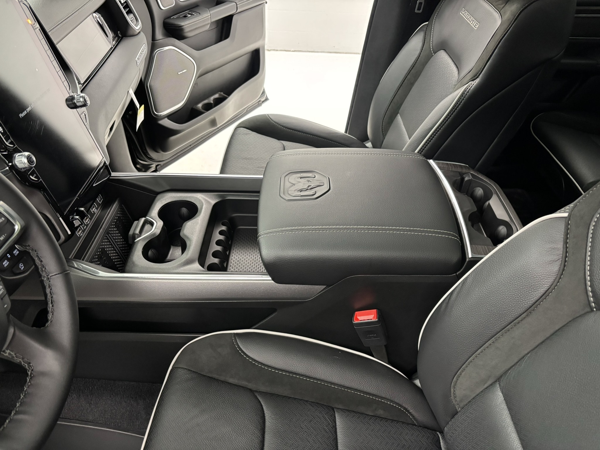 2026 RAM 1500 Laramie - Photo 43