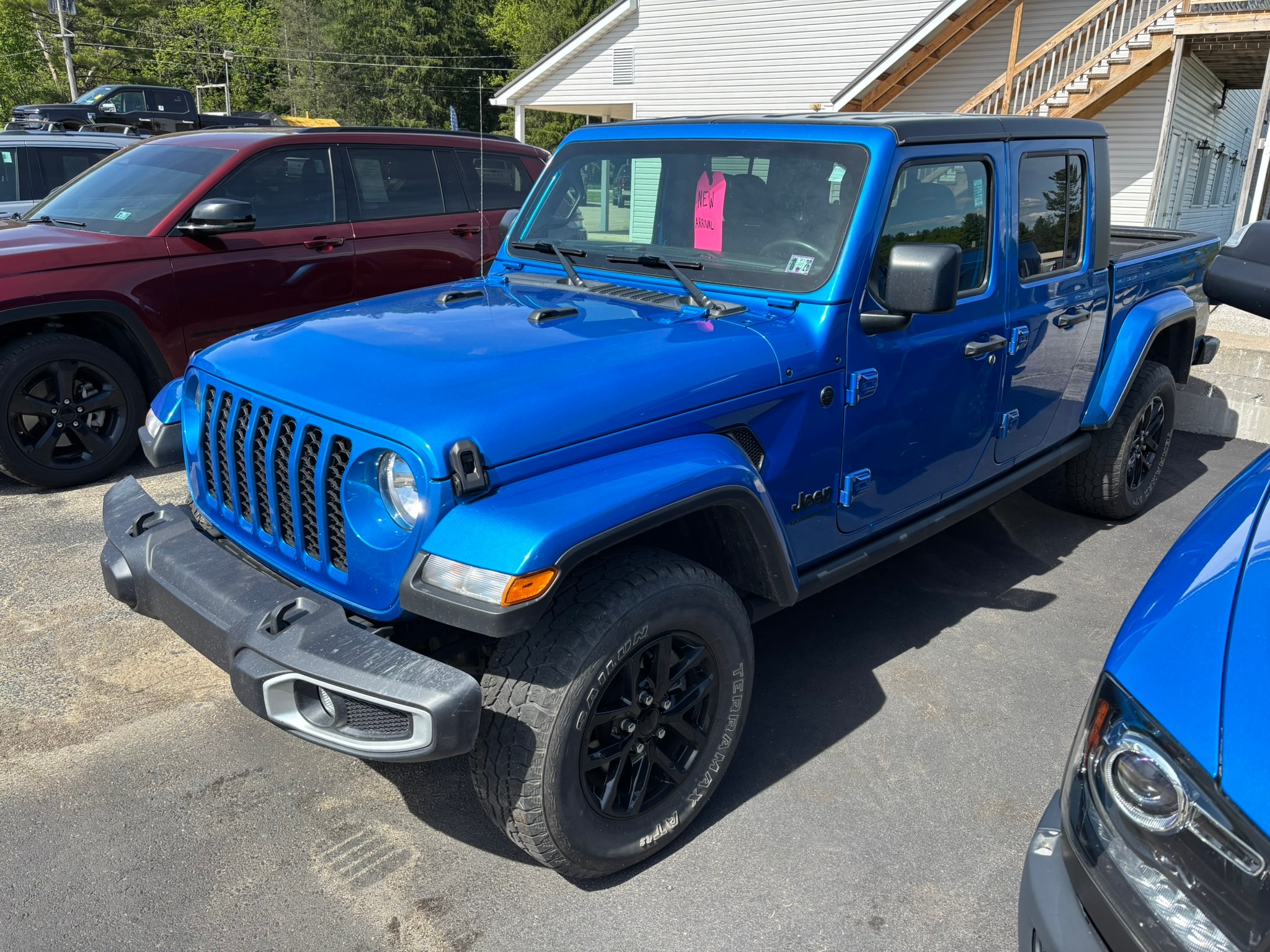 2023 Jeep Gladiator Sport S's photo