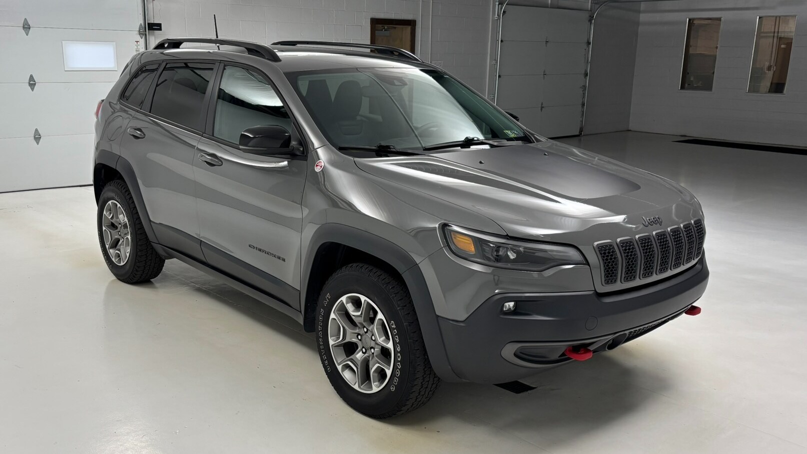 2022 Jeep Cherokee Trailhawk photo 3