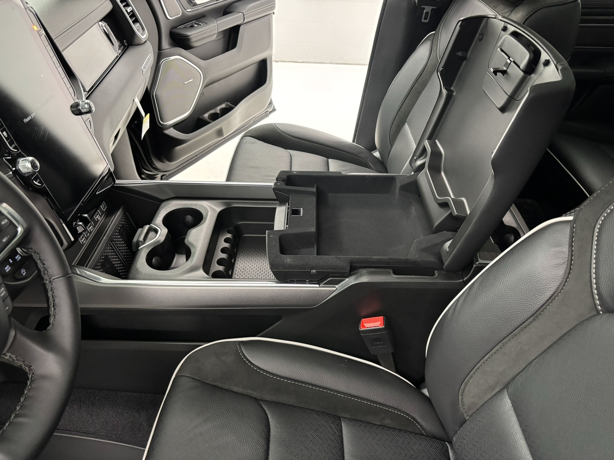 2026 RAM 1500 Laramie - Photo 44