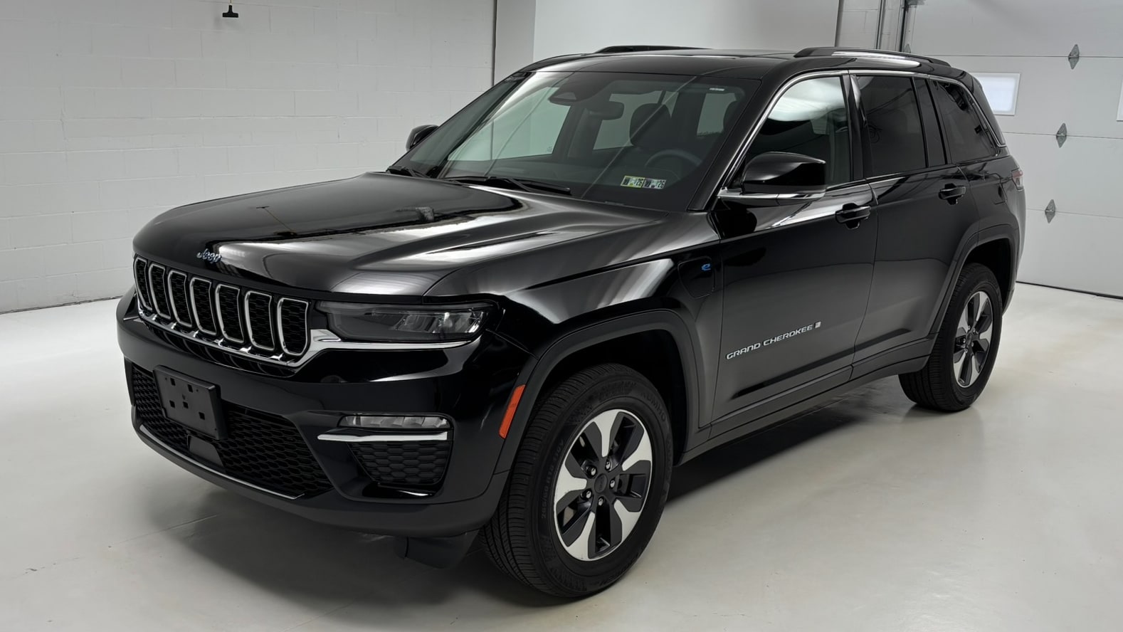 2024 Jeep Grand Cherokee 4xe's photo