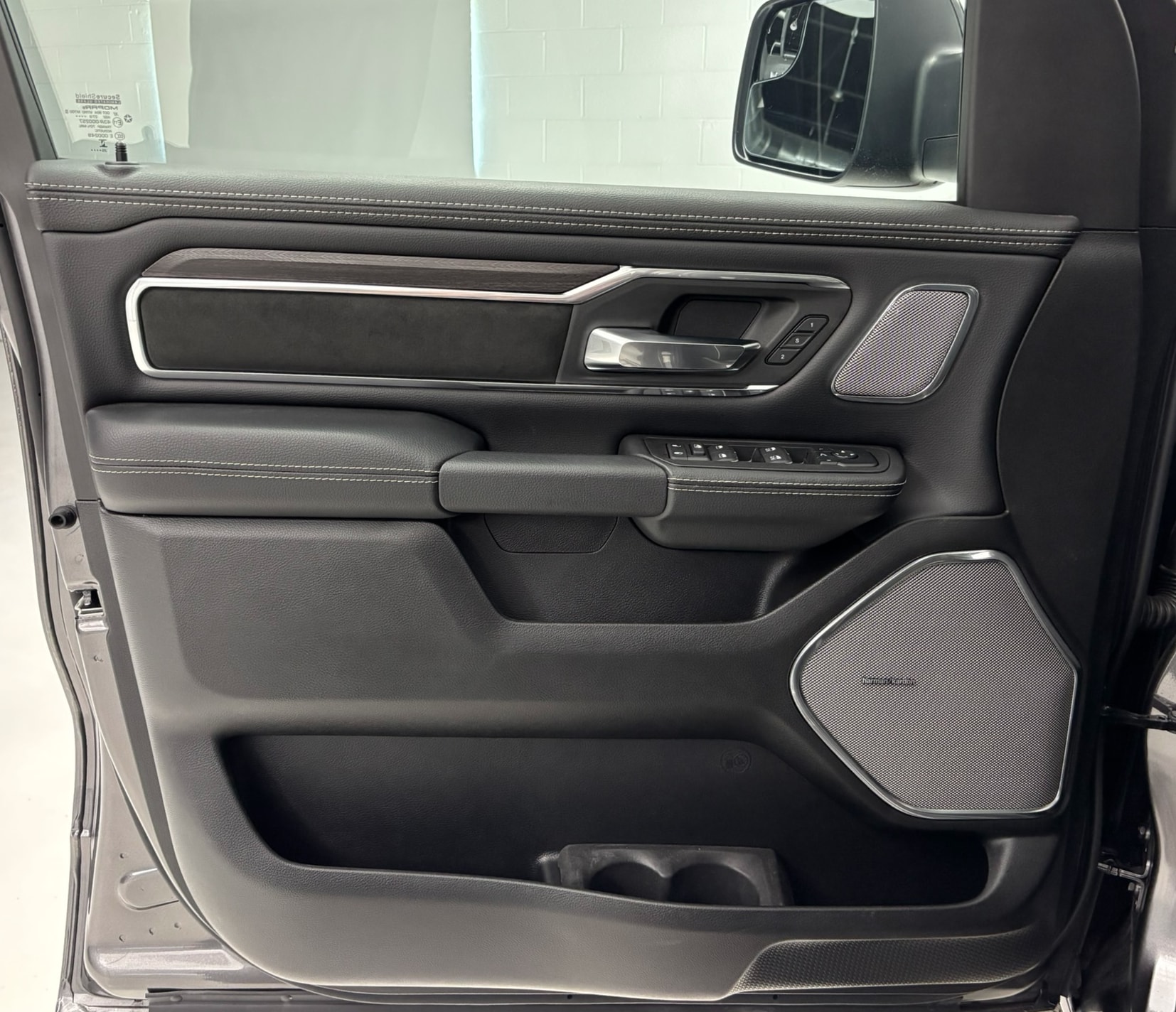 2026 RAM 1500 Laramie - Photo 45