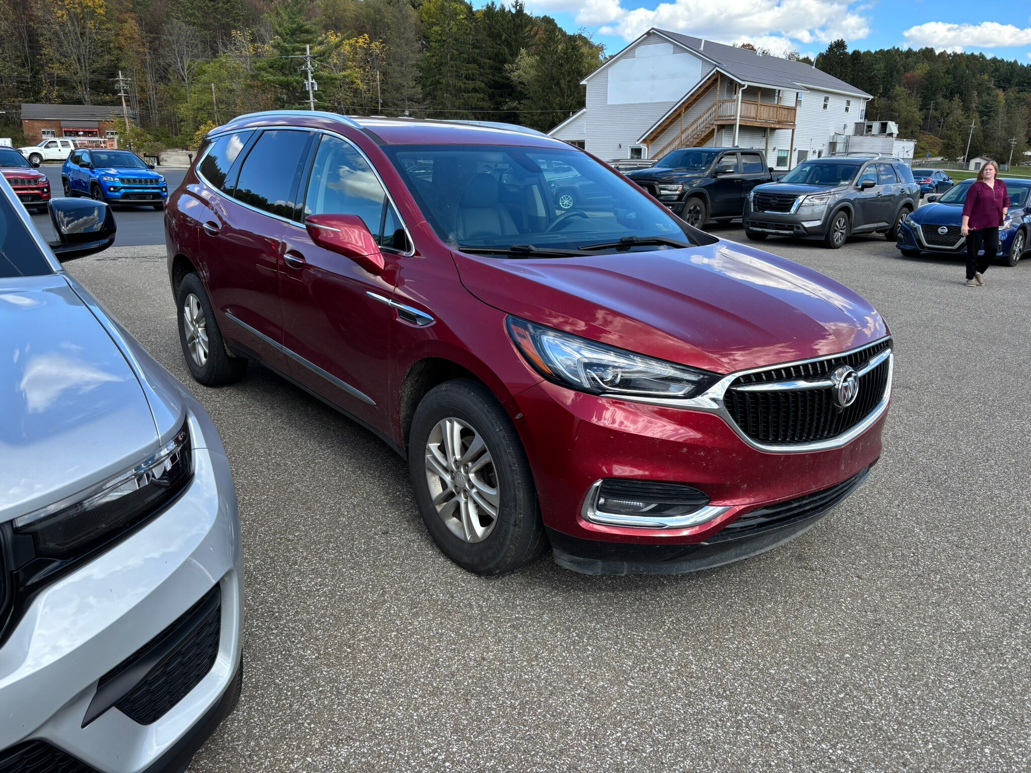 2020 Buick Enclave Essence photo 3