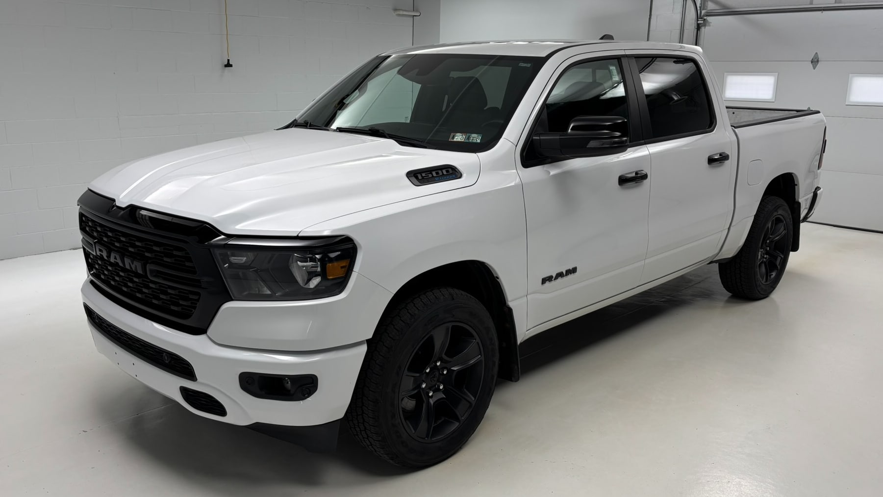 2024 RAM 1500 Big Horn/Lone Star 4x4 Crew Cab 5'7's photo