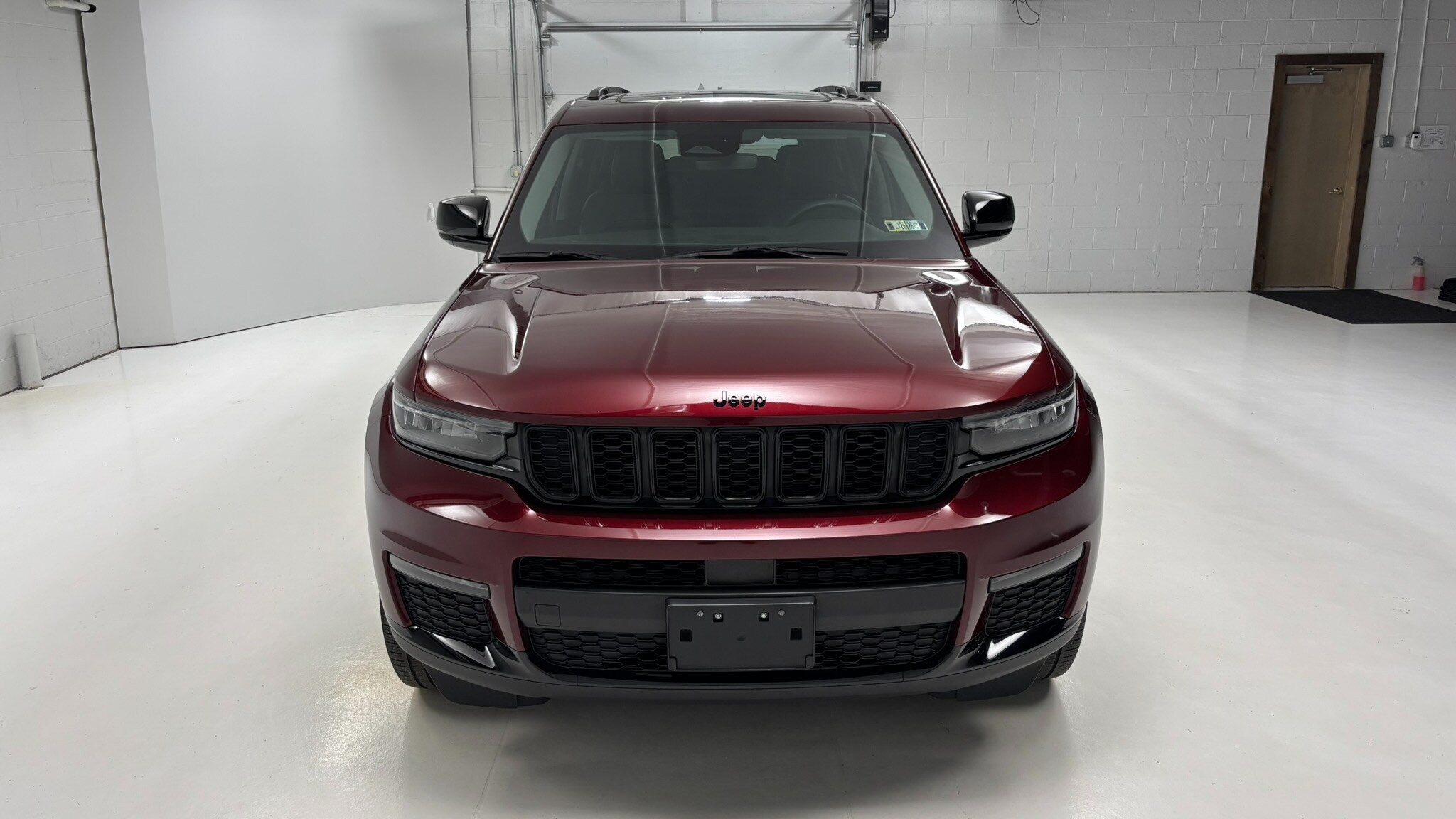 2023 Jeep Grand Cherokee Limited photo 2