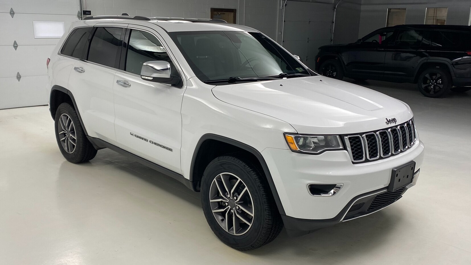 2022 Jeep Grand Cherokee Limited photo 3