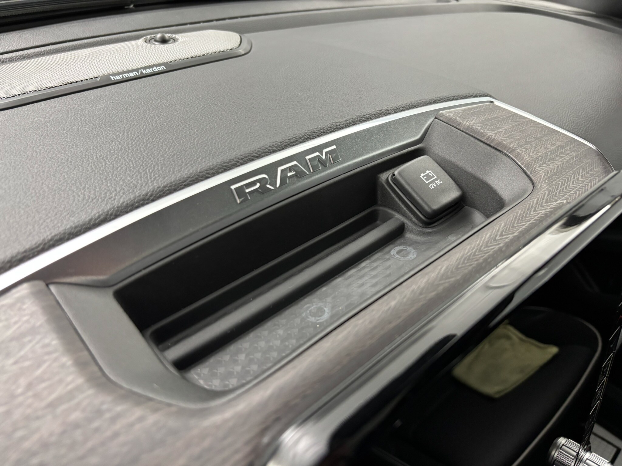 2026 RAM 1500 Laramie - Photo 63