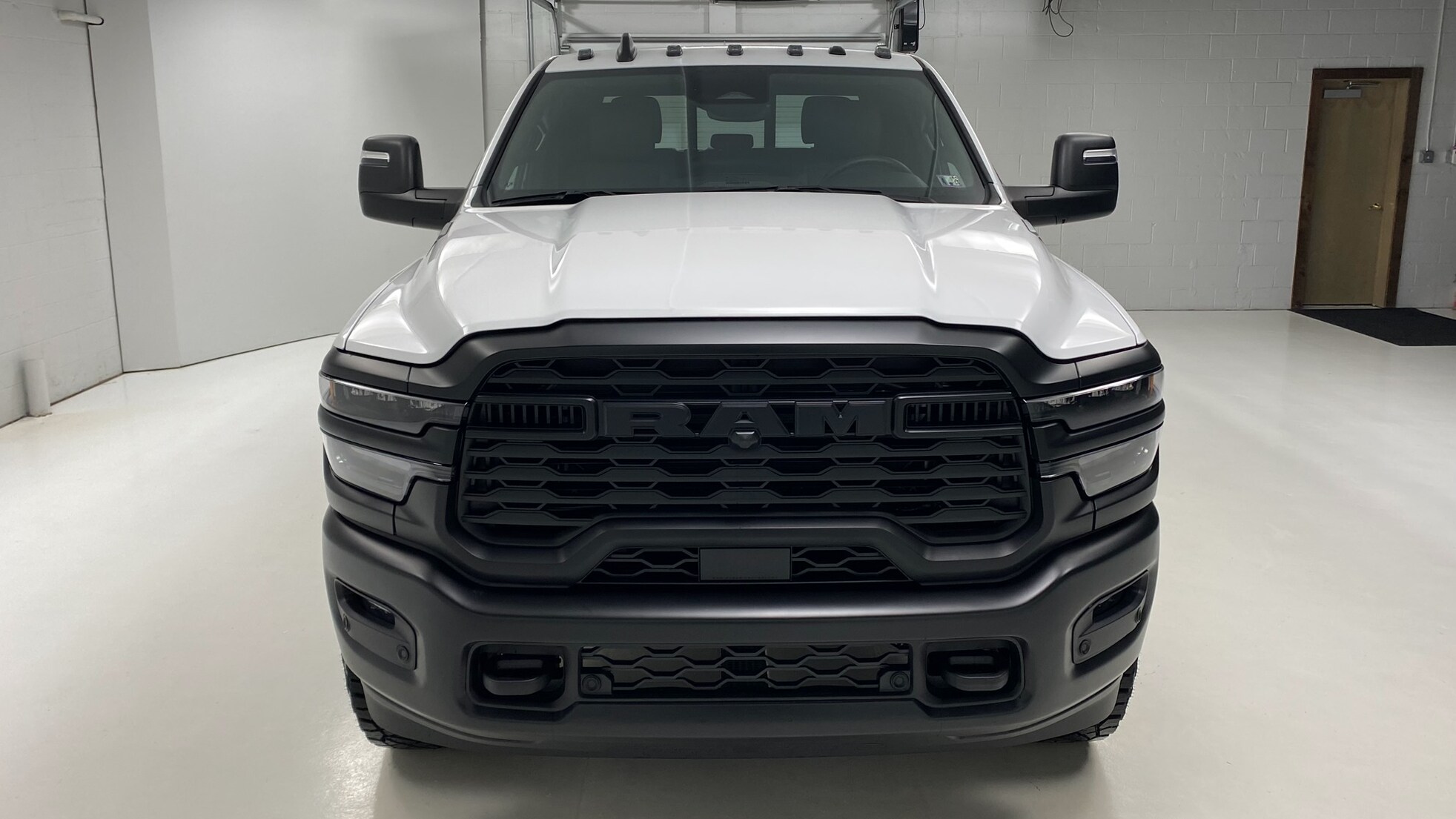 2025 Ram 2500 Tradesman photo 2
