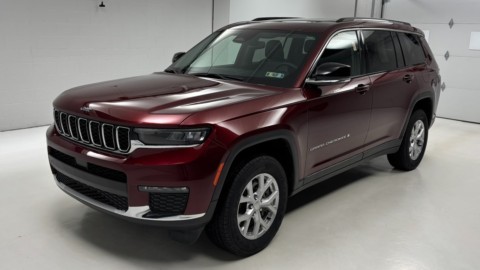 2023 Jeep Grand Cherokee L Limited's photo