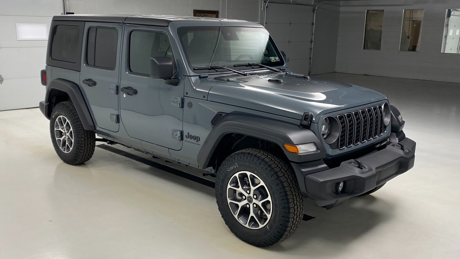 2025 Jeep Wrangler Sport photo 3
