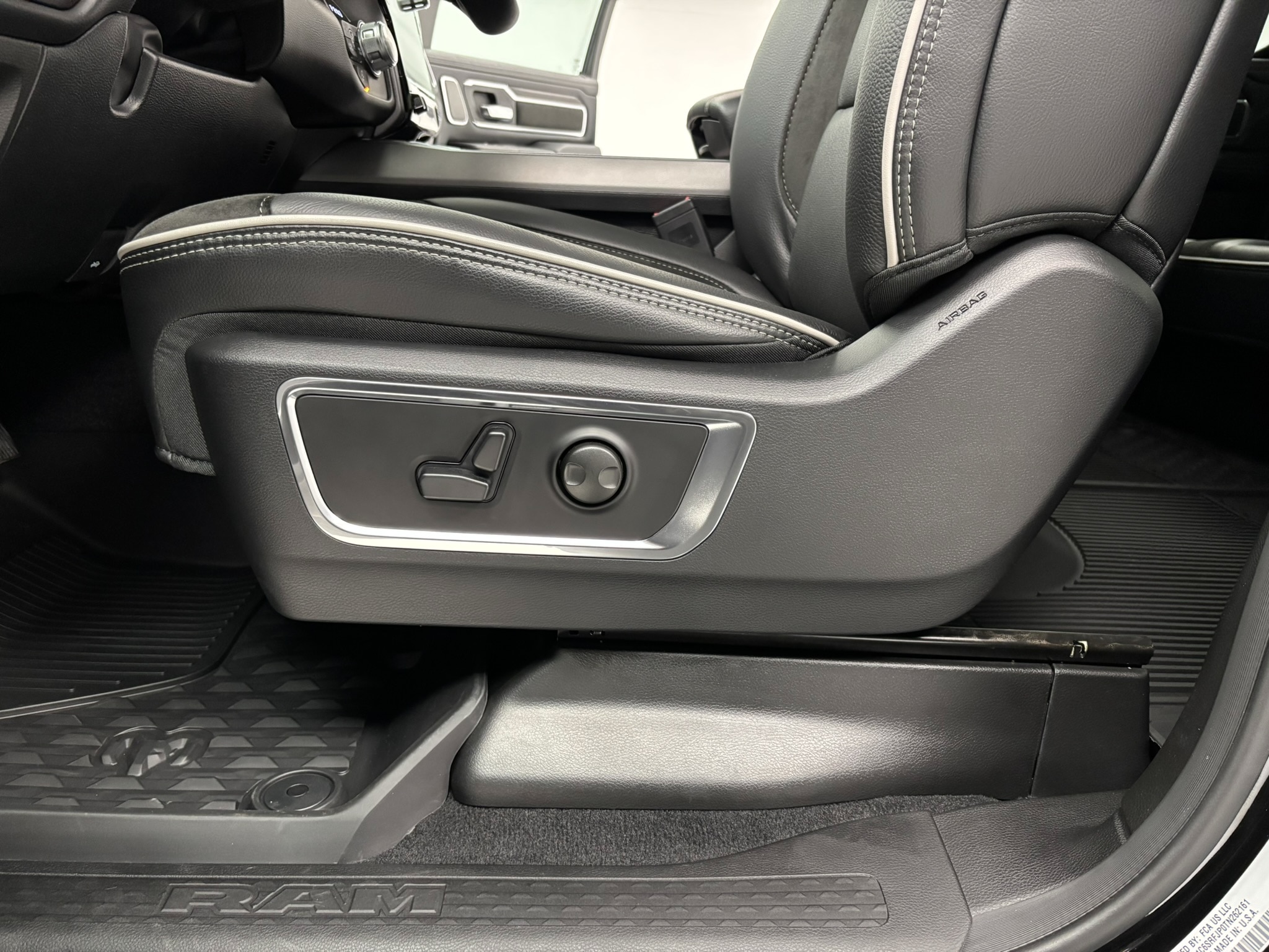 2026 RAM 1500 Laramie - Photo 49