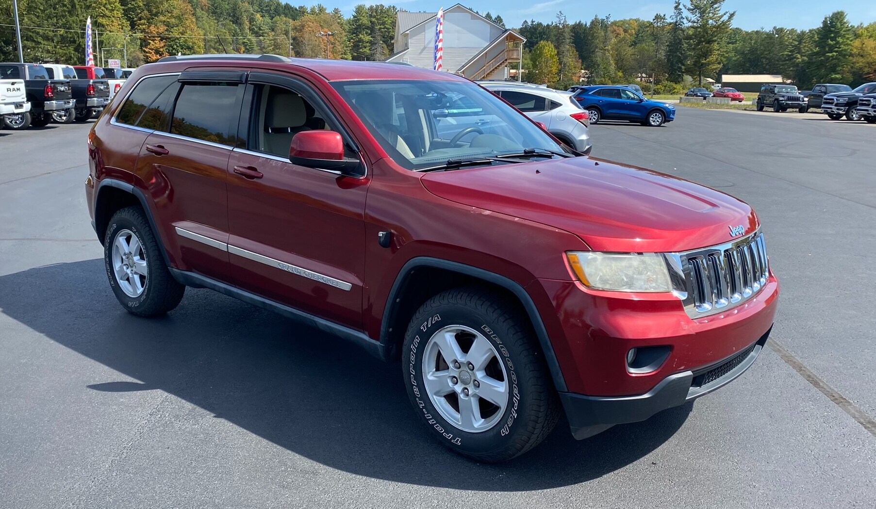 2012 Jeep Grand Cherokee Laredo photo 3