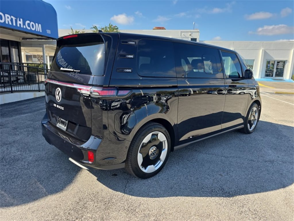 New 2025 Volkswagen ID. Buzz Pro S Van Passenger Van